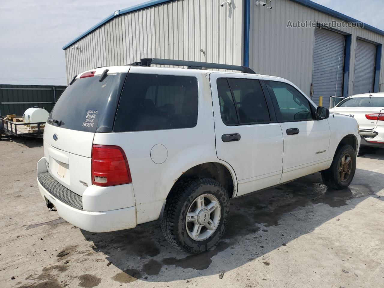 2005 Ford Explorer Xlt White vin: 1FMZU73K55UB41515