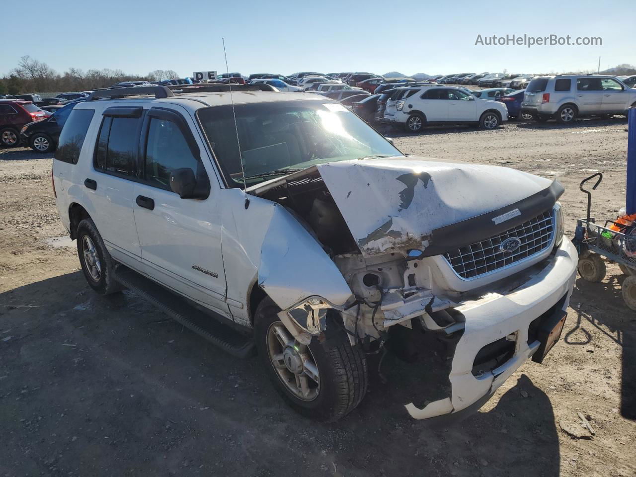 2005 Ford Explorer Xlt White vin: 1FMZU73K85UA60427