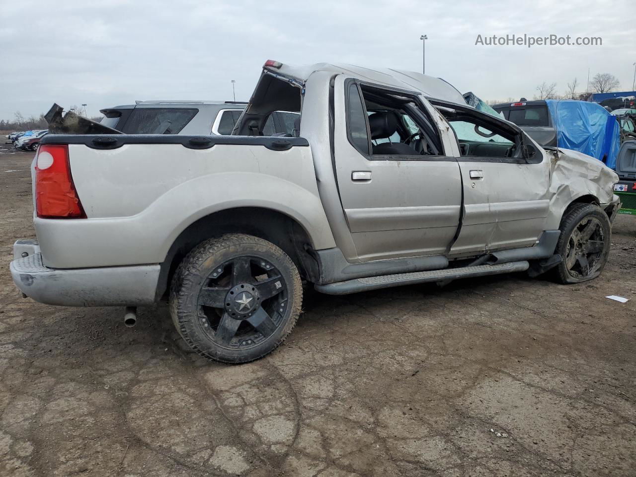 2005 Ford Explorer Sport Trac  White vin: 1FMZU77K25UA23190