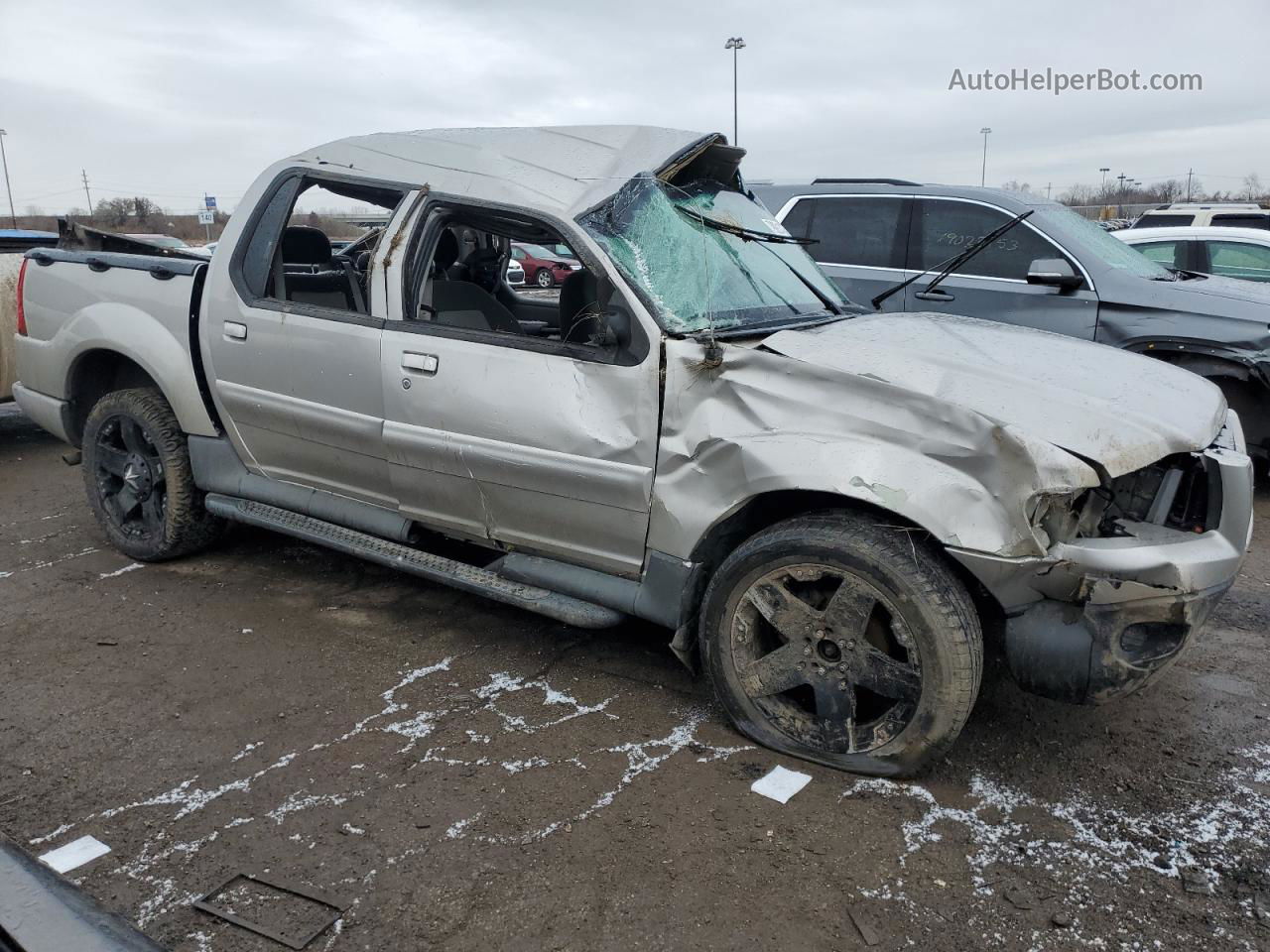 2005 Ford Explorer Sport Trac  White vin: 1FMZU77K25UA23190