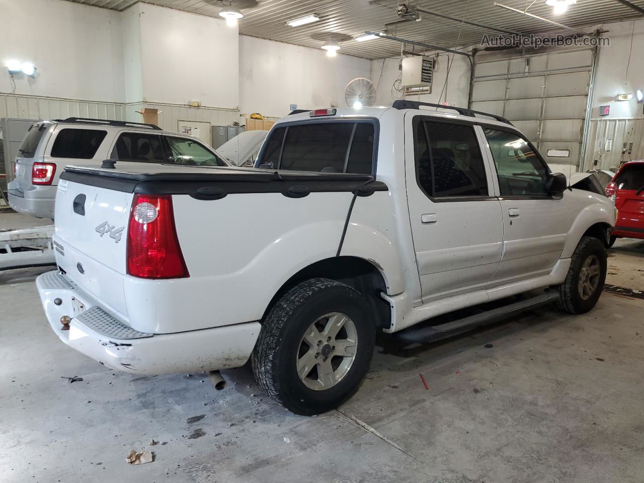 2005 Ford Explorer Sport Trac  White vin: 1FMZU77K45UB13599