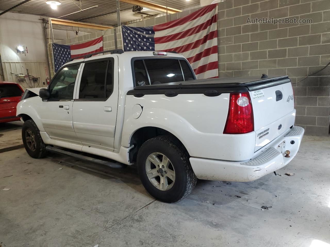 2005 Ford Explorer Sport Trac  White vin: 1FMZU77K45UB13599