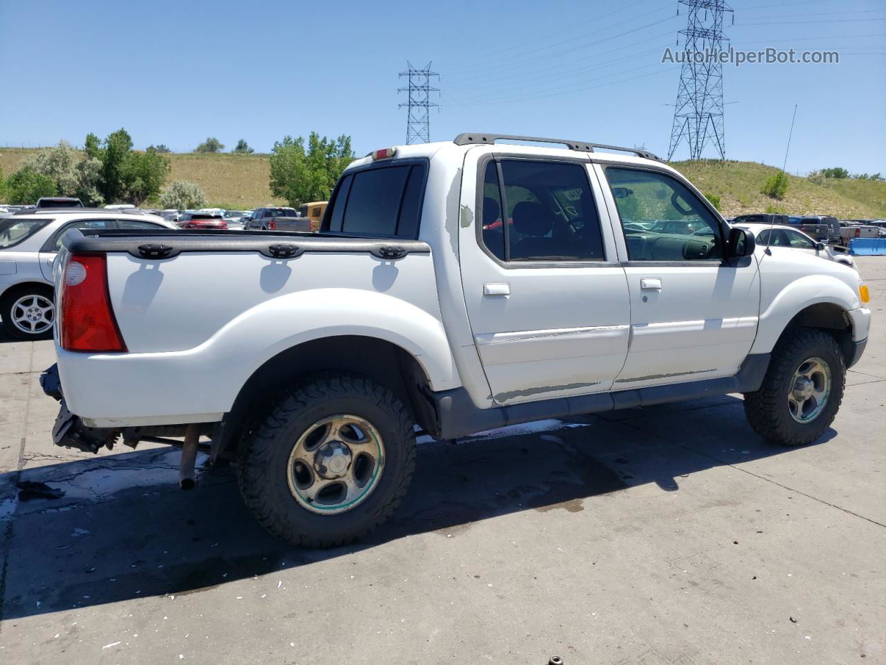 2005 Ford Explorer Sport Trac  White vin: 1FMZU77K75UB44880