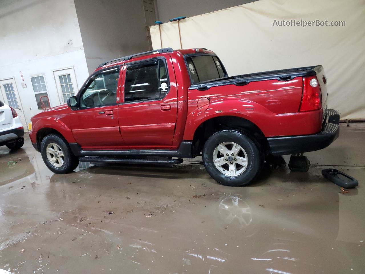 2005 Ford Explorer Sport Trac  Burgundy vin: 1FMZU77KX5UA98218