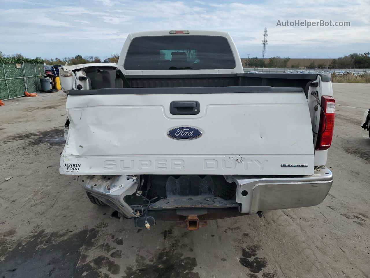 2016 Ford F250 Super Duty White vin: 1FT7W2A61GED45157