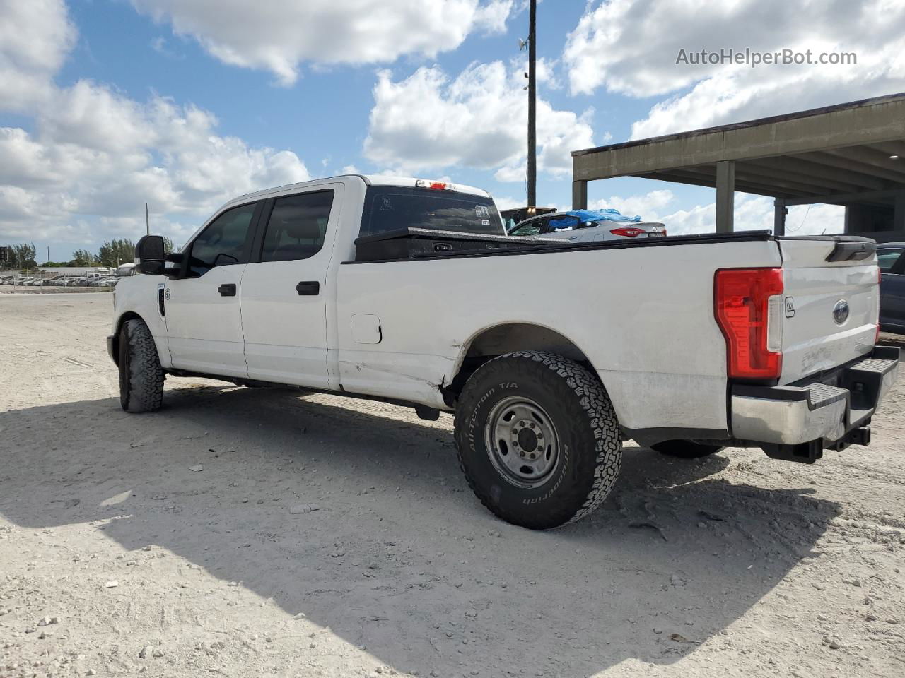 2018 Ford F250 Super Duty White vin: 1FT7W2A65JEC05040