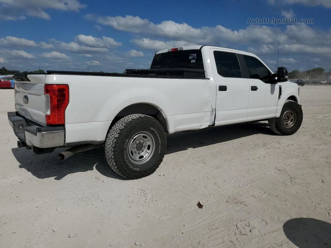 2018 Ford F250 Super Duty White vin: 1FT7W2A65JEC05040