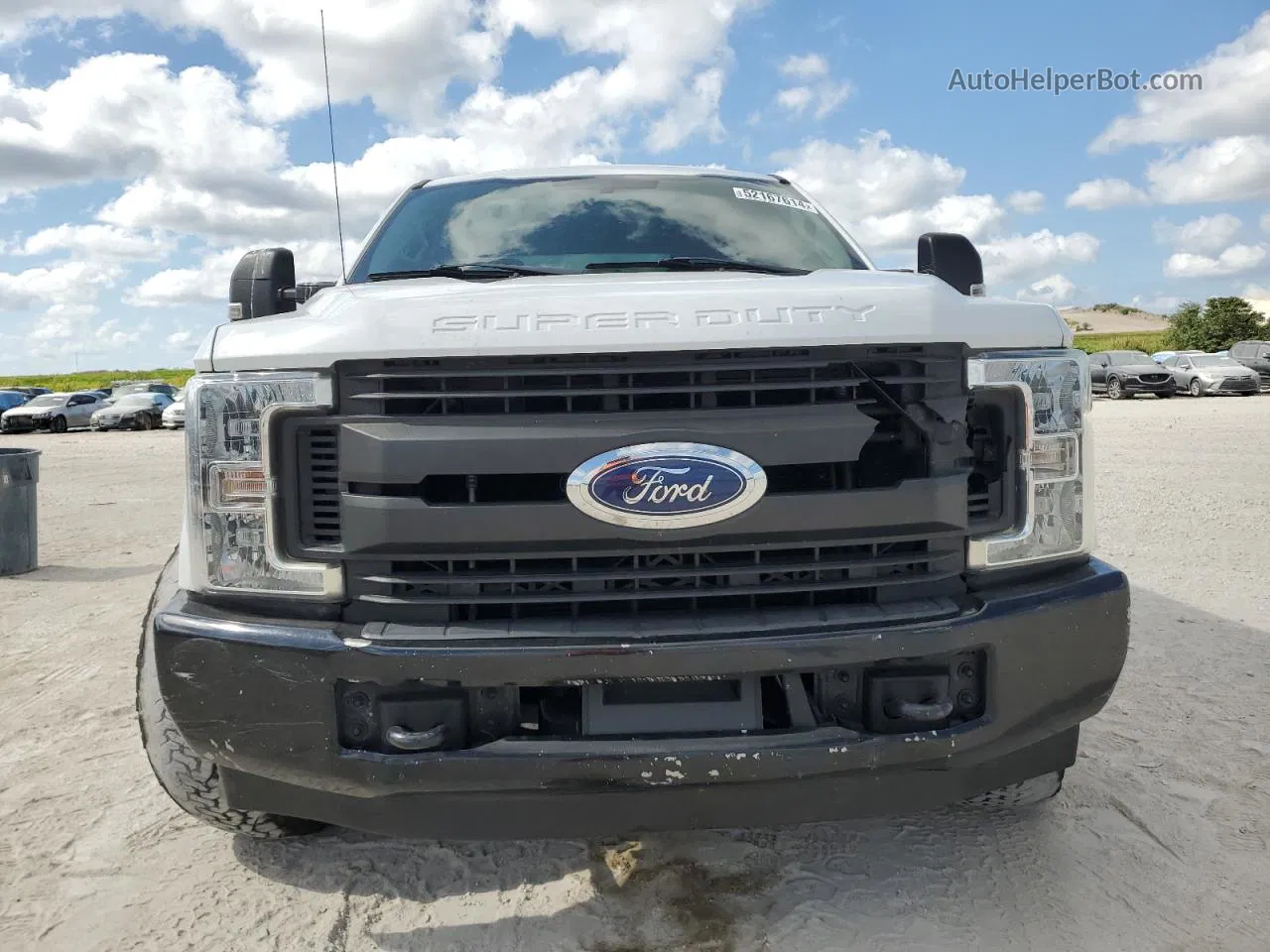 2018 Ford F250 Super Duty White vin: 1FT7W2A65JEC05040