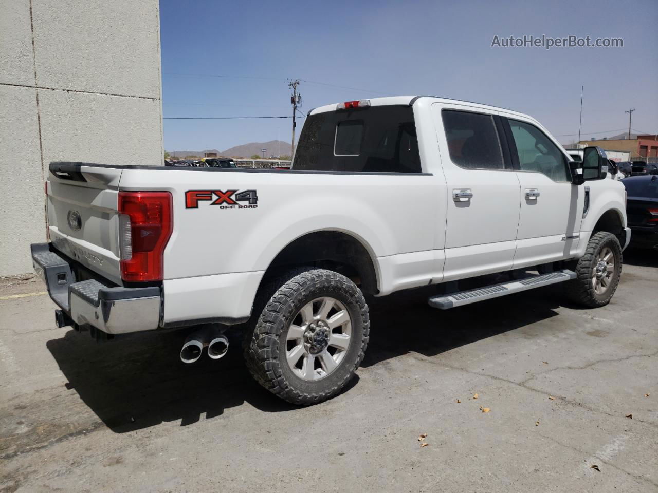 2018 Ford F250 Super Duty White vin: 1FT7W2BT7JEB65063