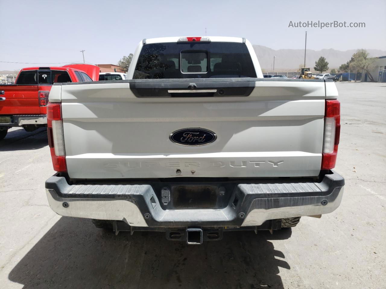 2018 Ford F250 Super Duty White vin: 1FT7W2BT7JEB65063