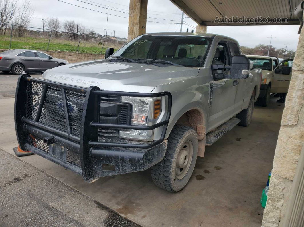 2018 Ford F-250 Xl Серебряный vin: 1FT7X2B60JEC63245