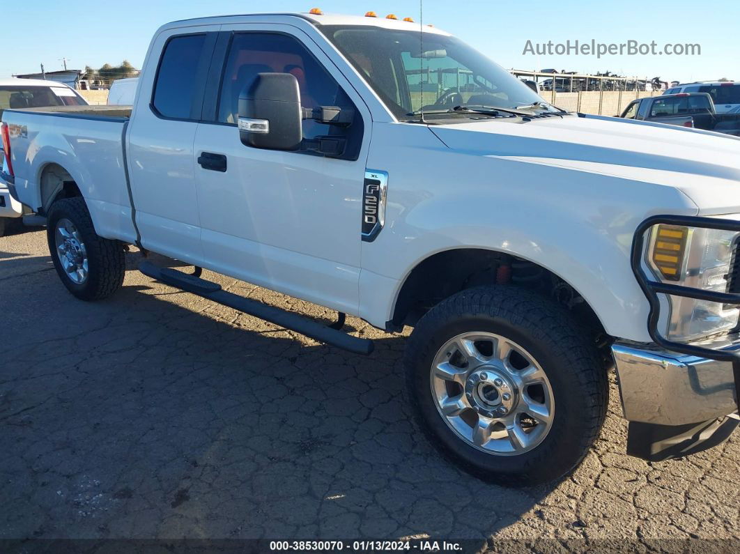 2018 Ford F-250 Xl White vin: 1FT7X2B66JEB49881