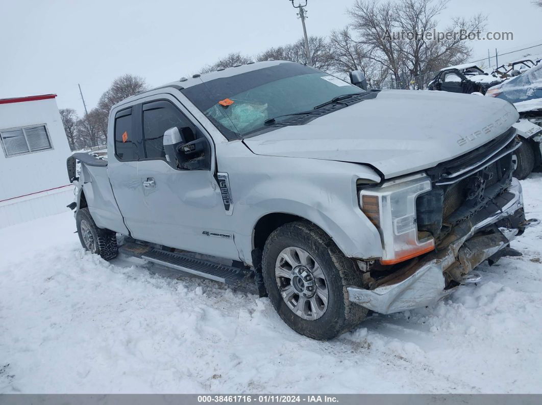 2018 Ford F-250 Lariat Серебряный vin: 1FT7X2BT4JEB50906