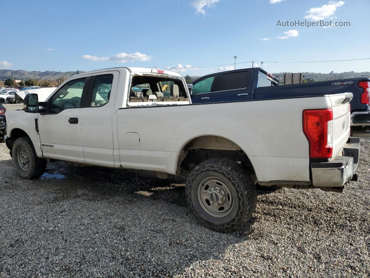 2018 Ford F250 Super Duty White vin: 1FT7X2BT6JEB11203