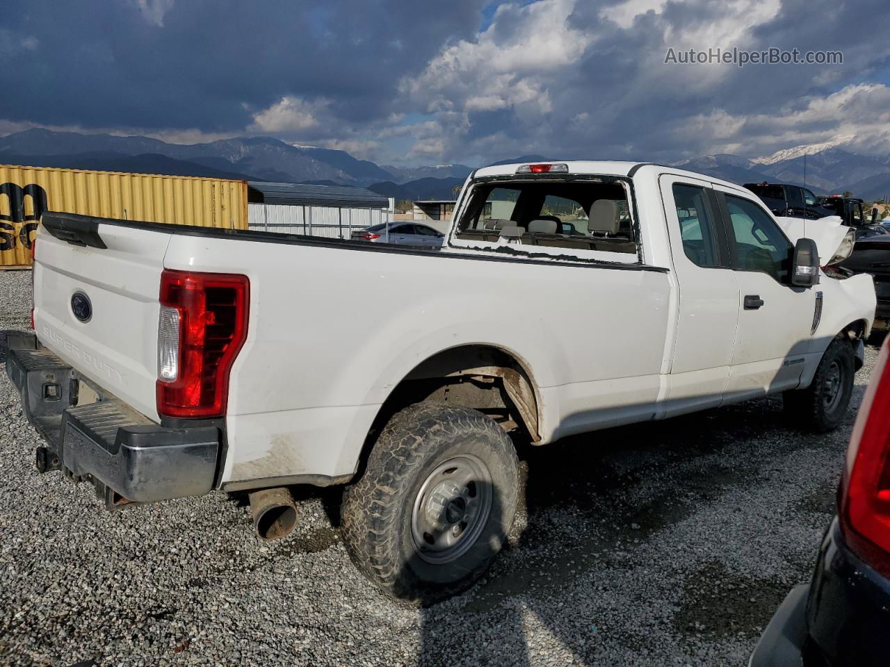 2018 Ford F250 Super Duty White vin: 1FT7X2BT6JEB11203