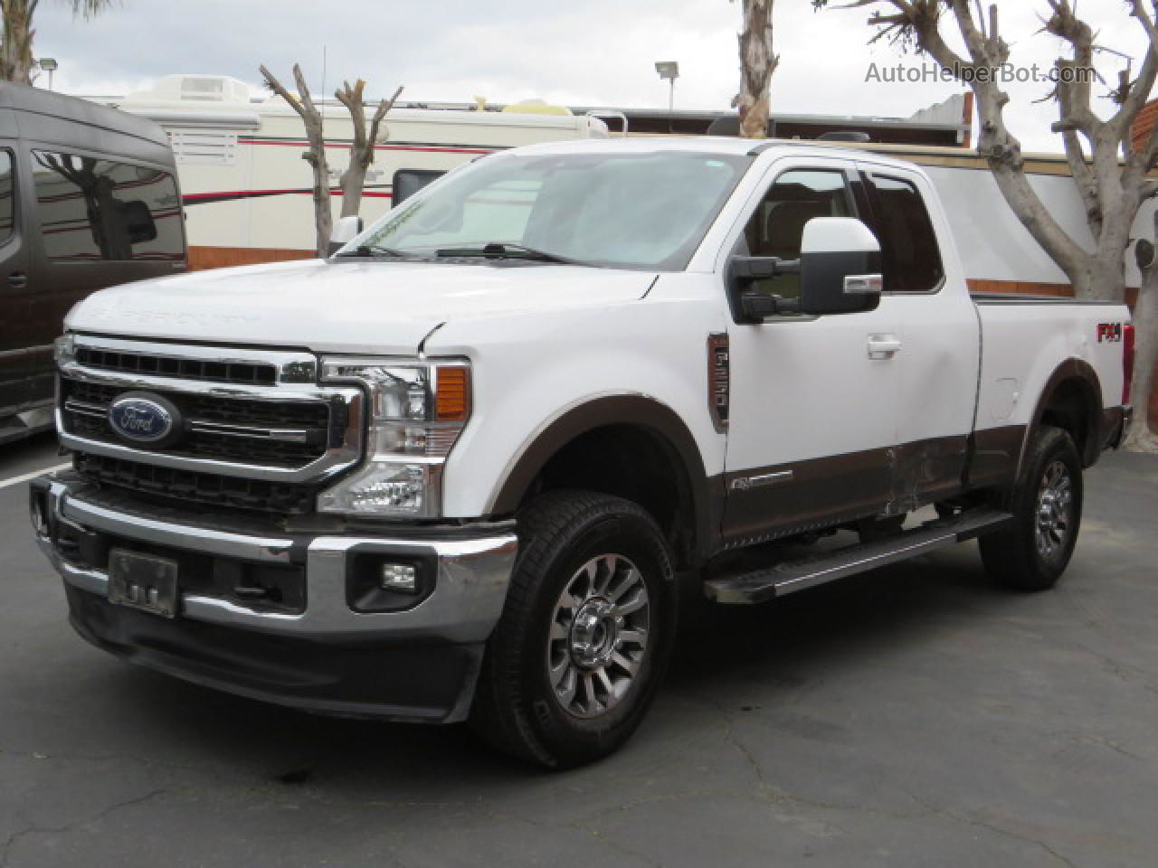 2020 Ford F250 Super Duty White vin: 1FT7X2BT6LEC42523