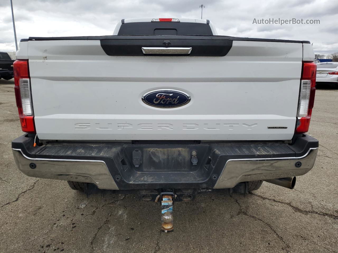 2017 Ford F350 Super Duty White vin: 1FT8W3B63HED24529