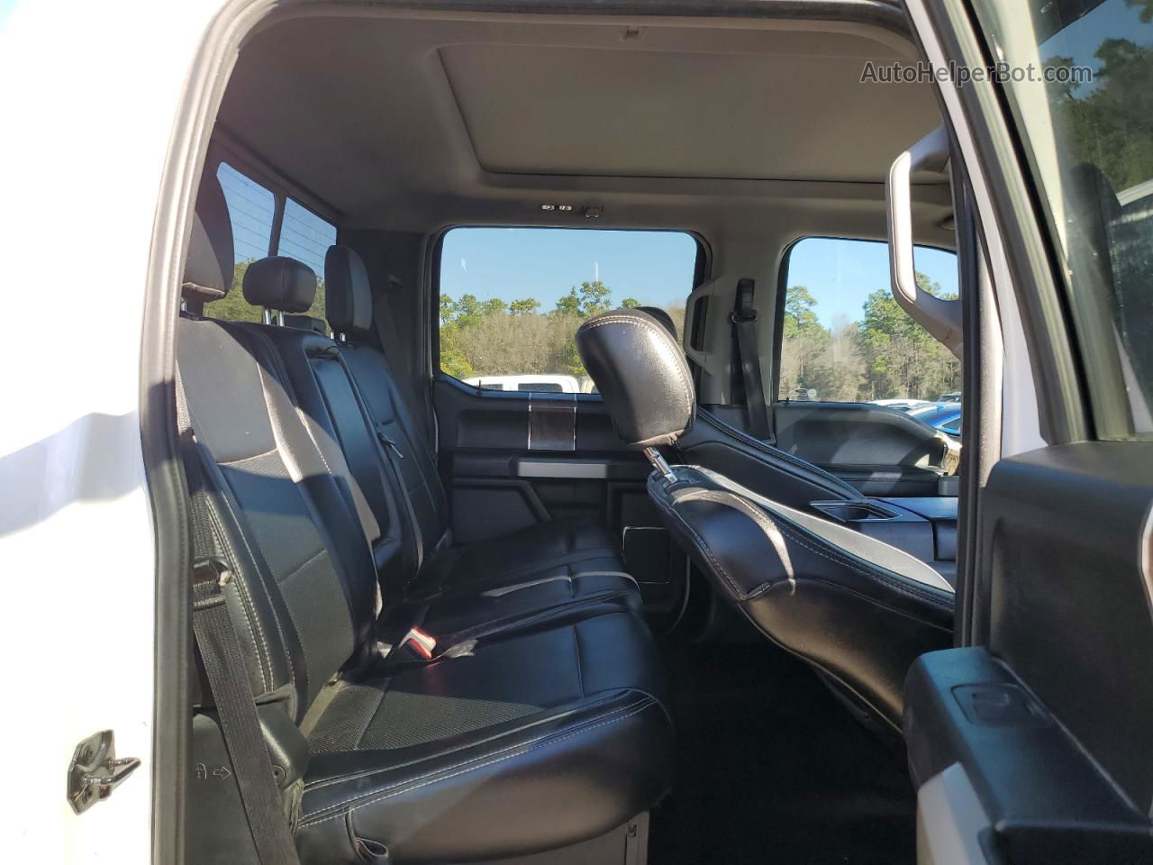 2019 Ford F350 Super Duty White vin: 1FT8W3BT3KEE20304