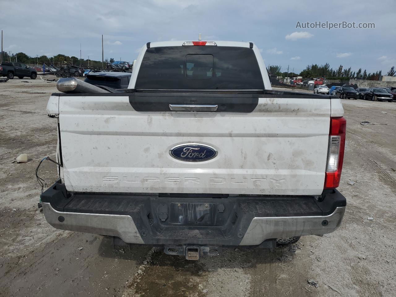 2017 Ford F350 Super Duty White vin: 1FT8W3BT4HEF31713