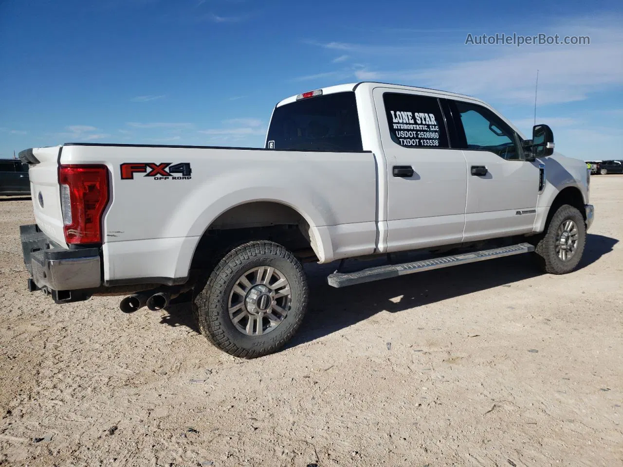 2019 Ford F350 Super Duty White vin: 1FT8W3BT4KEF33534