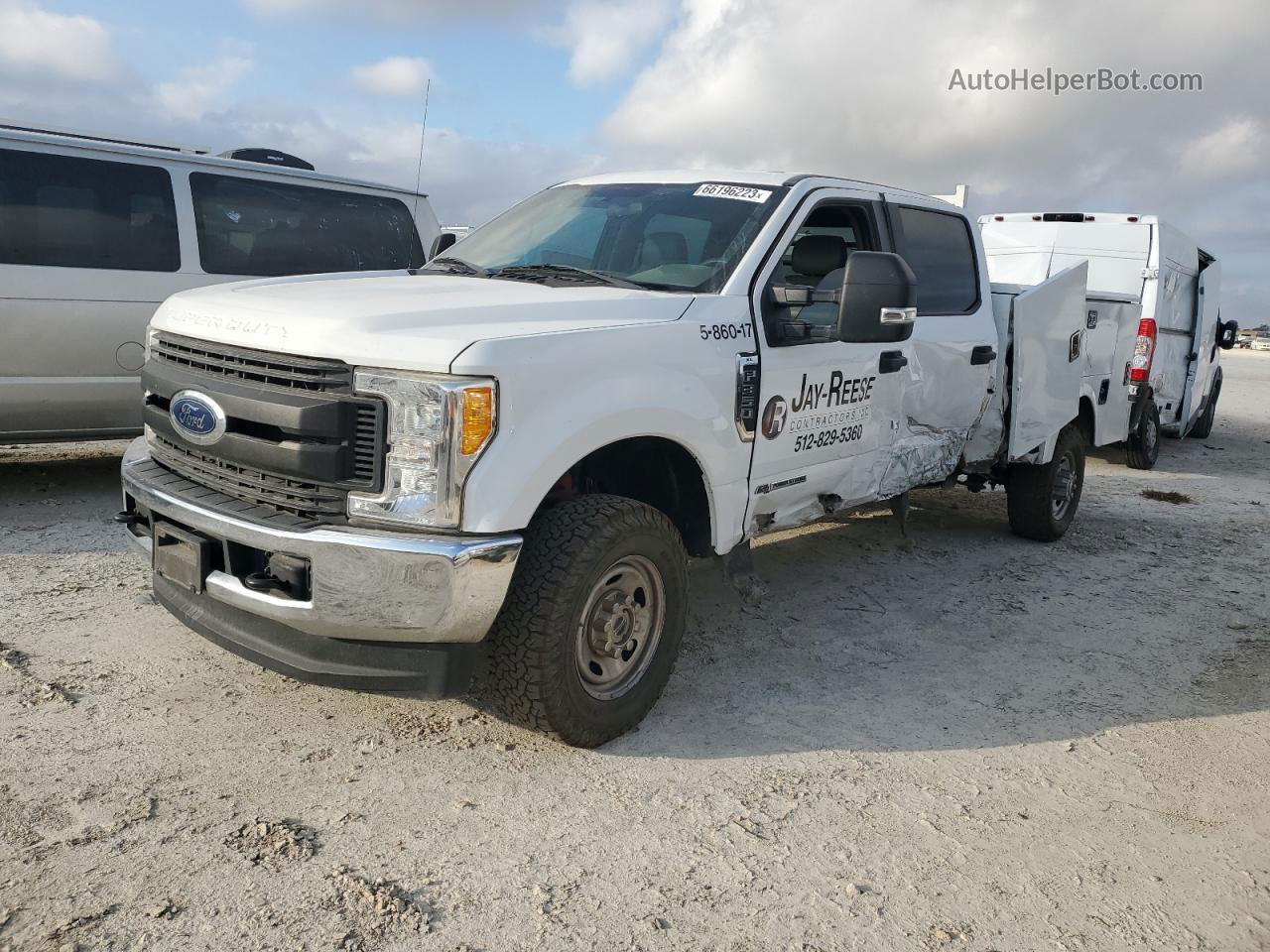 2017 Ford F350 Super Duty White vin: 1FT8W3BT5HED77643