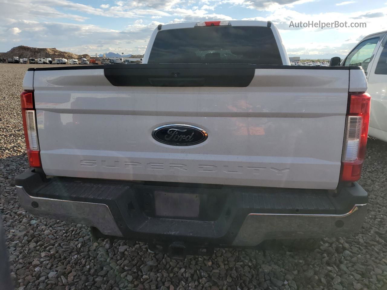 2019 Ford F350 Super Duty White vin: 1FT8W3BT6KEE13007