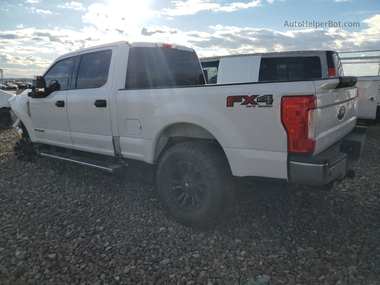 2019 Ford F350 Super Duty White vin: 1FT8W3BT6KEE13007