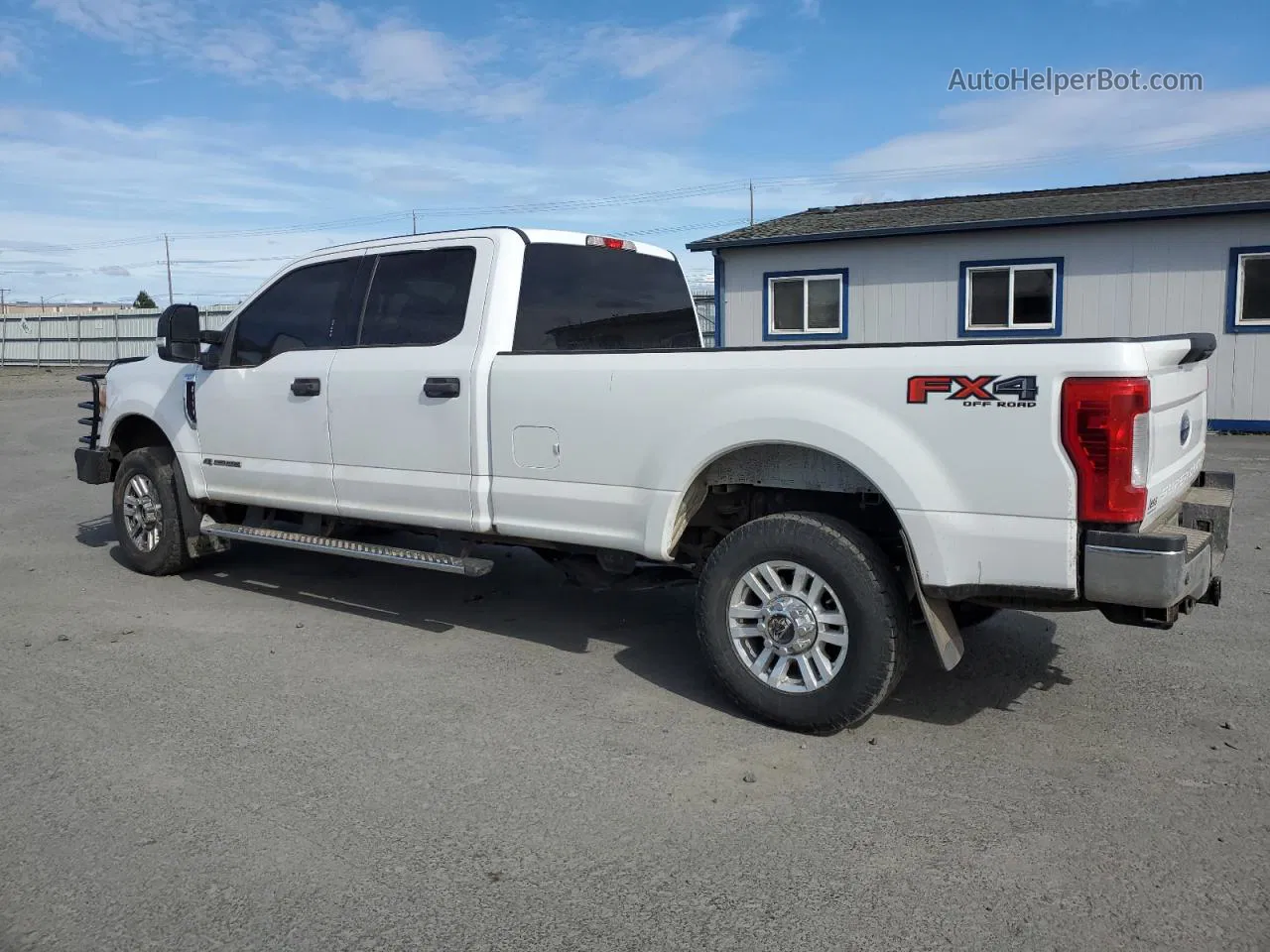 2017 Ford F350 Super Duty White vin: 1FT8W3BT7HEC45533