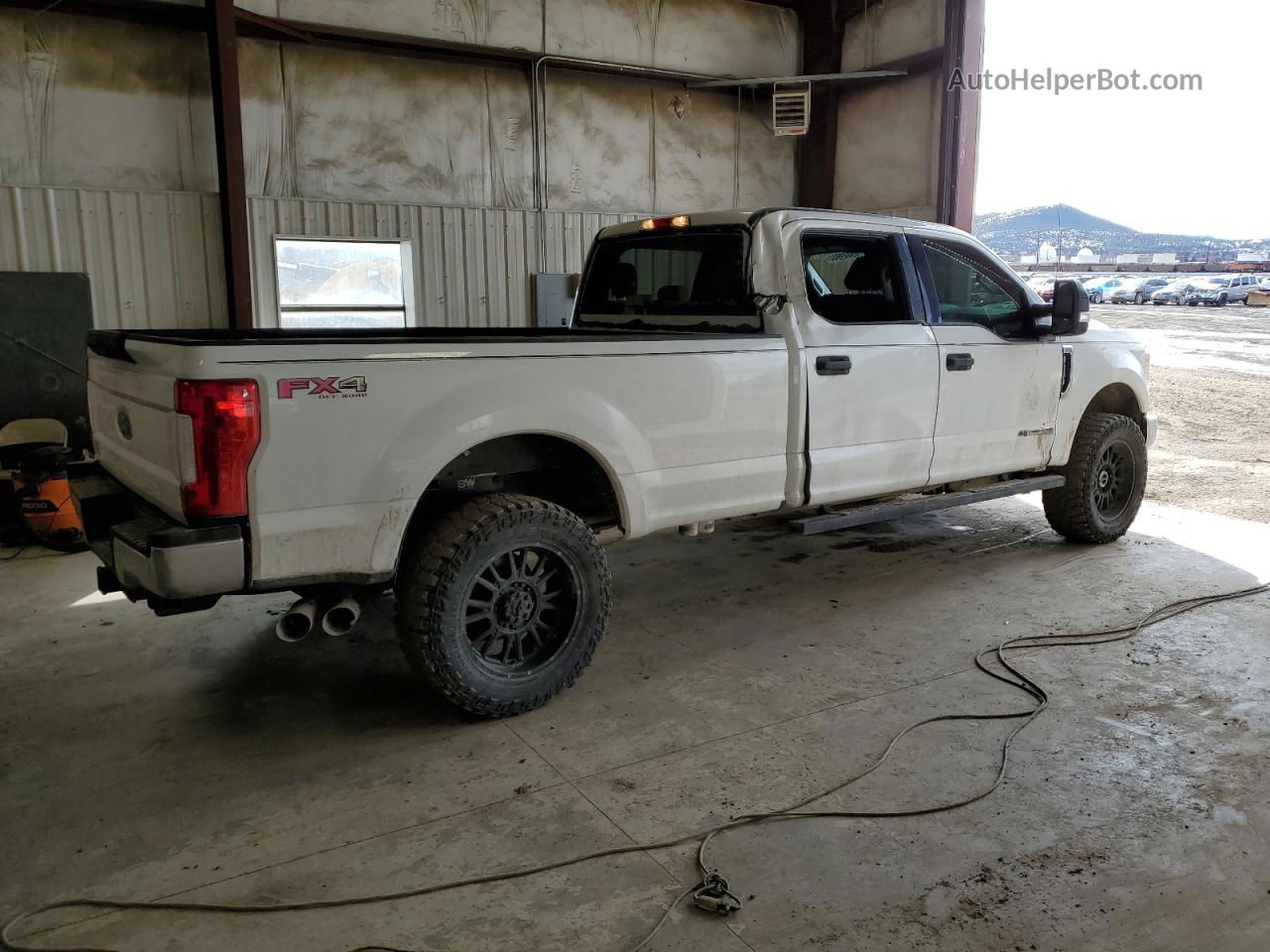 2017 Ford F350 Super Duty White vin: 1FT8W3BT7HED00496