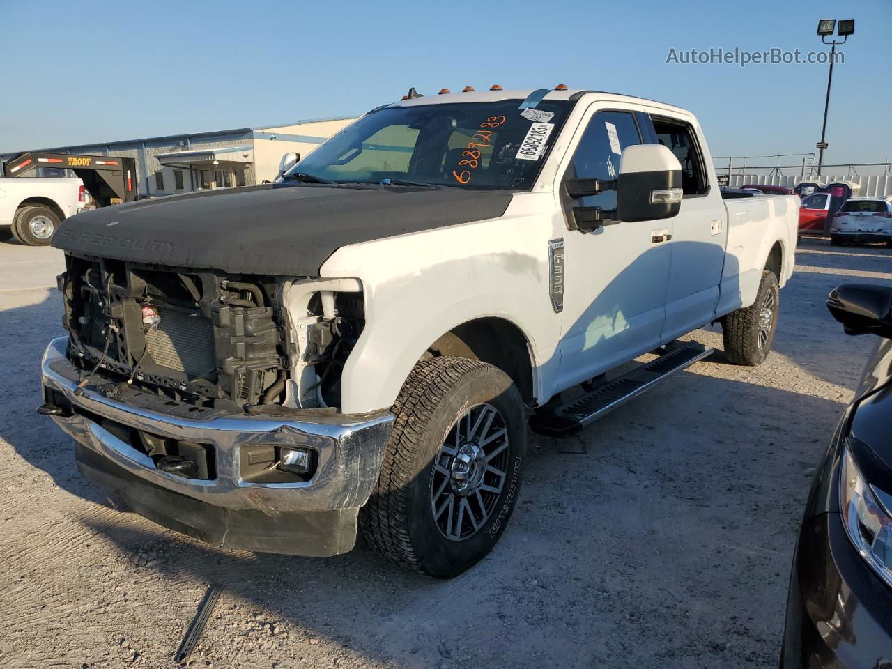 2019 Ford F350 Super Duty White vin: 1FT8W3BT7KEF00592