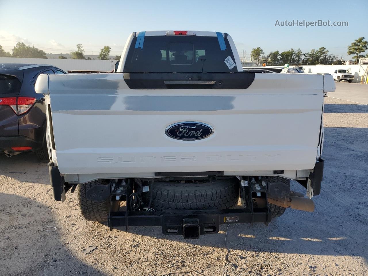 2019 Ford F350 Super Duty White vin: 1FT8W3BT7KEF00592