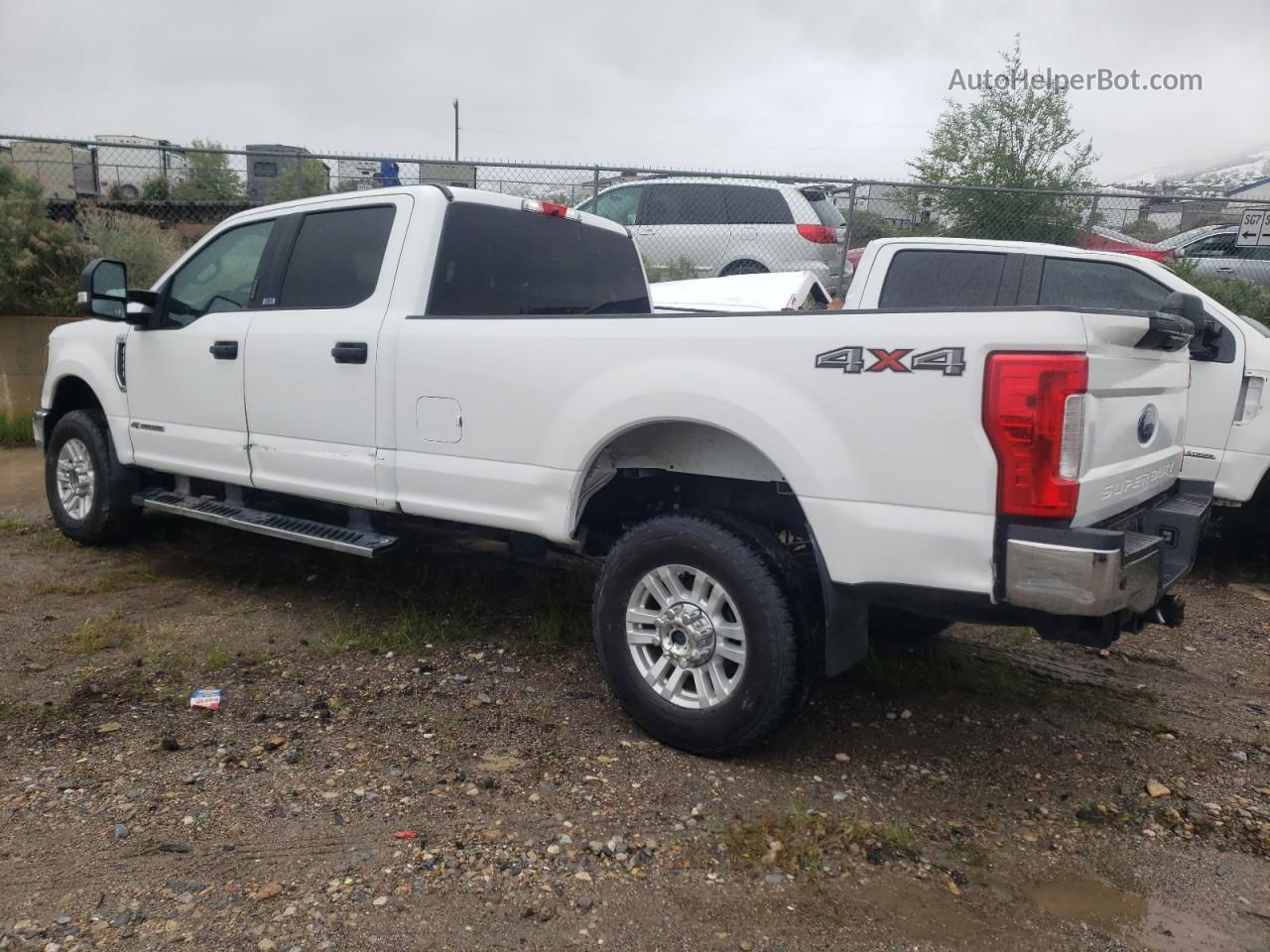 2019 Ford F350 Super Duty White vin: 1FT8W3BT8KEF65466