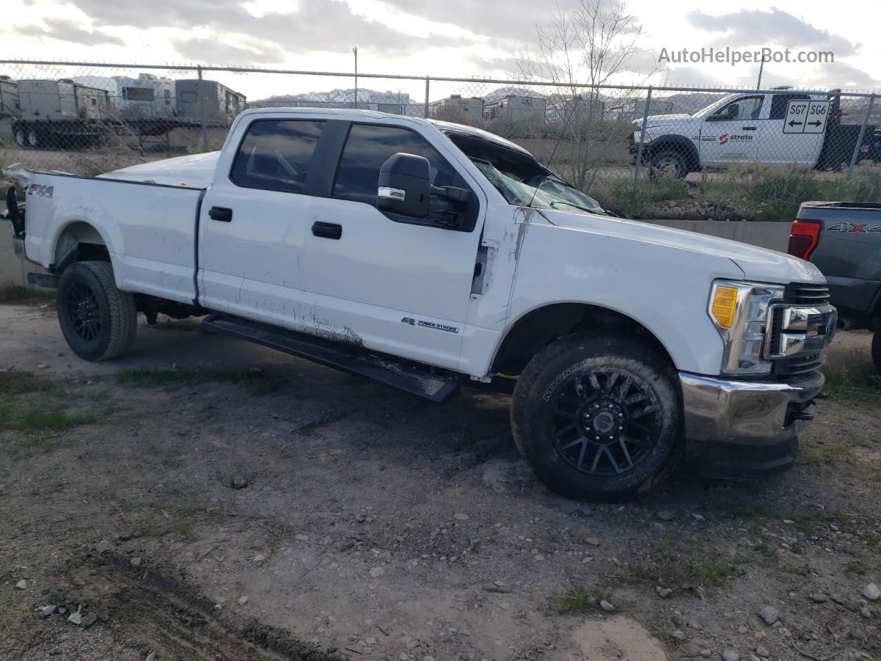 2017 Ford F350 Super Duty White vin: 1FT8W3BT9HEC14638