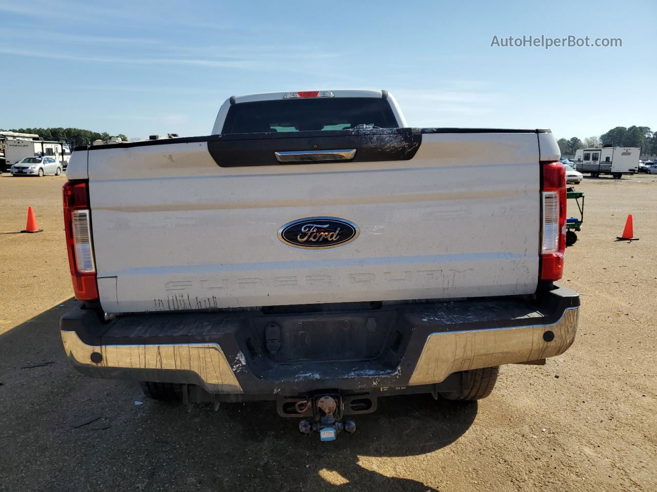 2019 Ford F350 Super Duty White vin: 1FT8W3BT9KEG73952