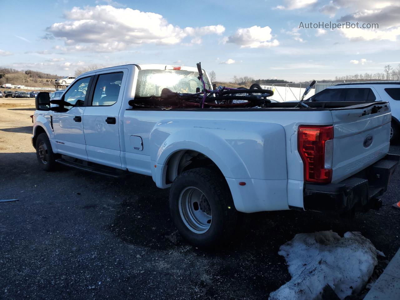 2017 Ford F350 Super Duty White vin: 1FT8W3CT4HED33597