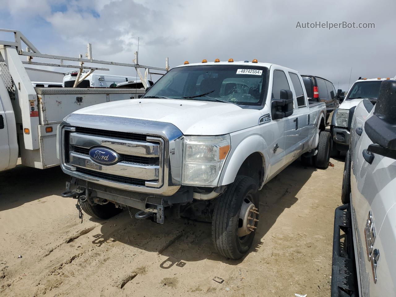 2014 Ford F350 Super Duty White vin: 1FT8W3DT1EEA06083