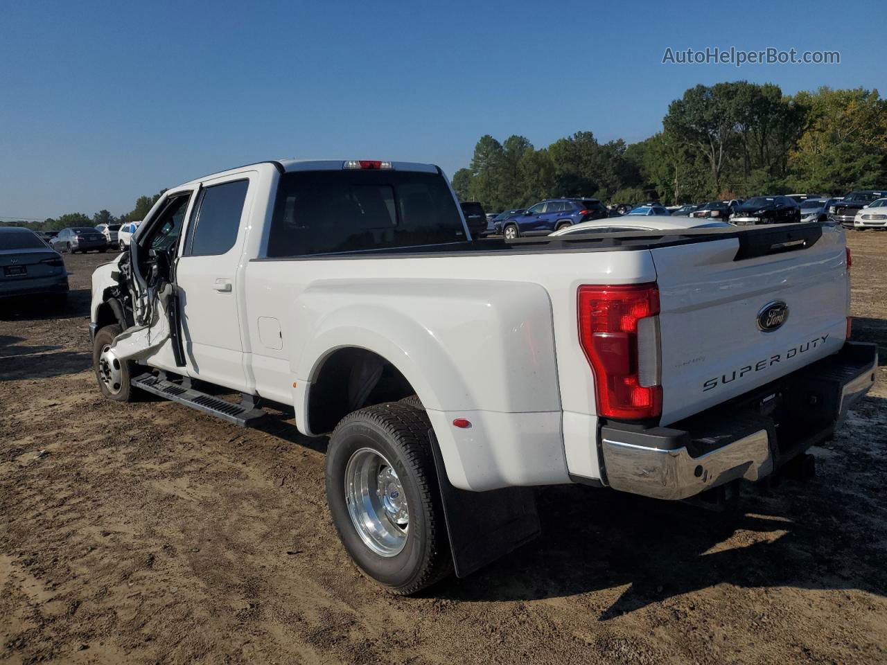 2019 Ford F350 Super Duty White vin: 1FT8W3DT2KEF00450