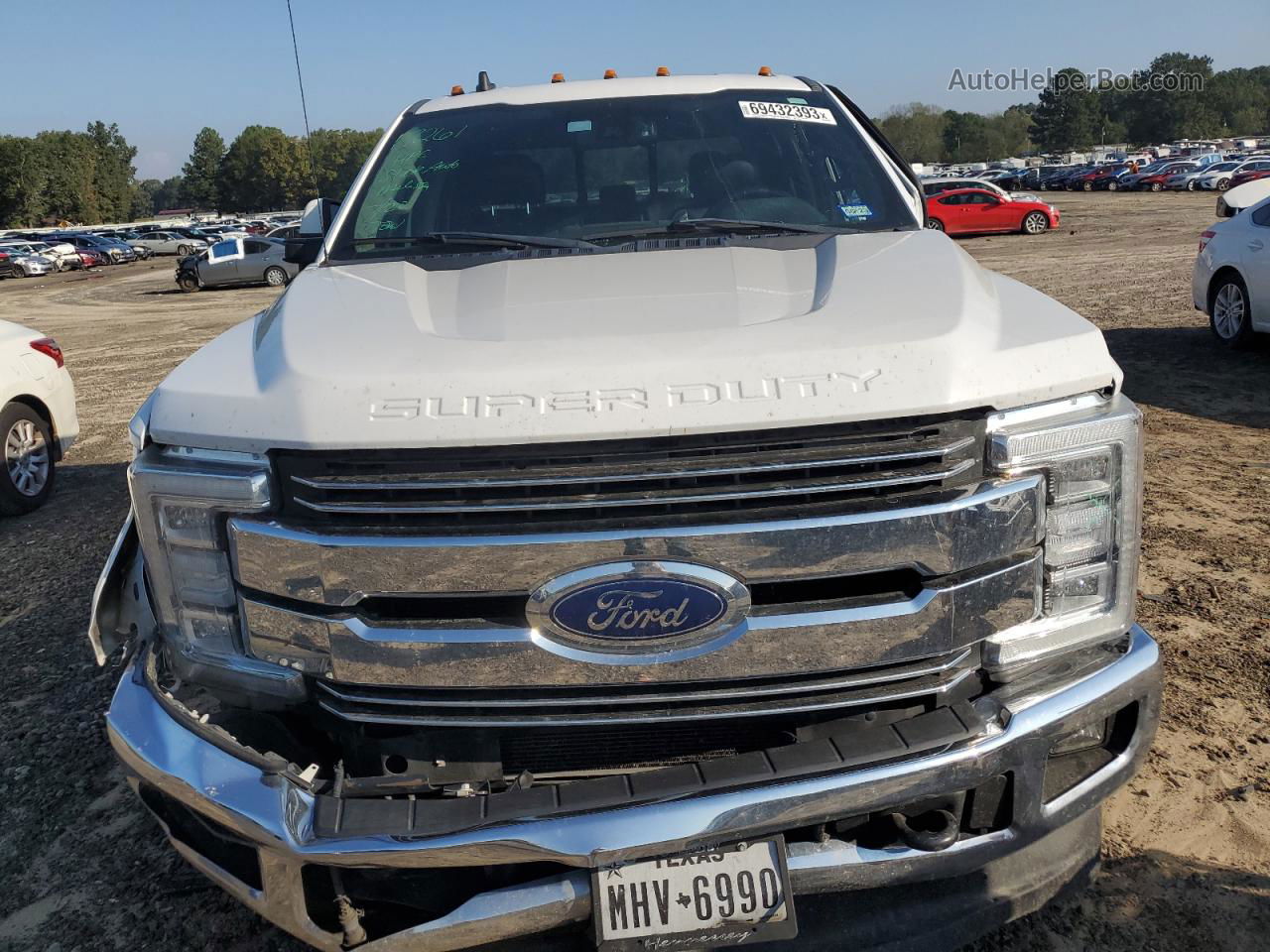 2019 Ford F350 Super Duty White vin: 1FT8W3DT2KEF00450