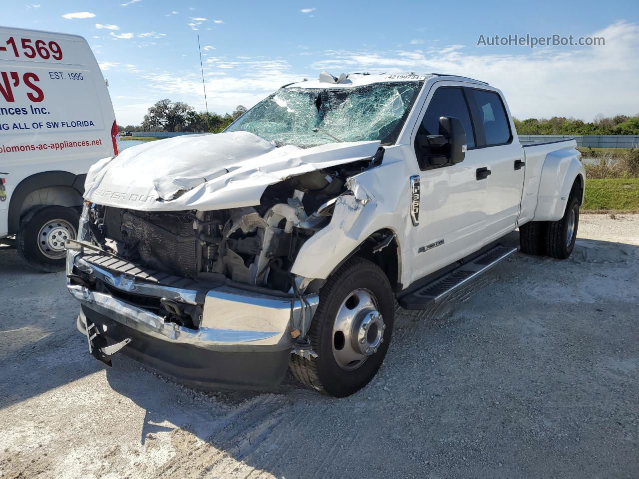 2020 Ford F350 Super Duty White vin: 1FT8W3DT2LED92395