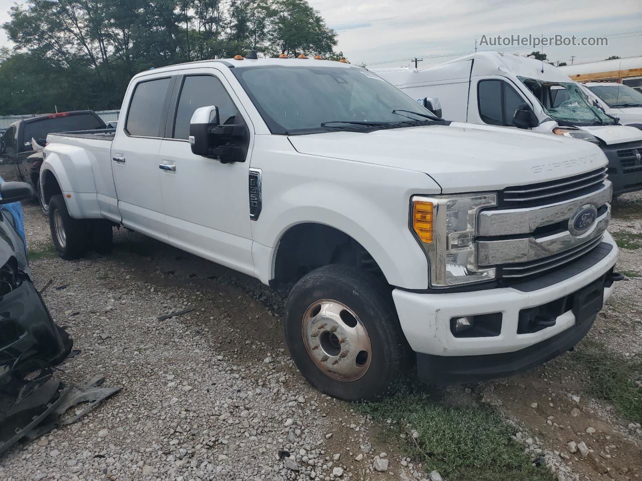 2019 Ford F350 Super Duty White vin: 1FT8W3DT4KEC09013