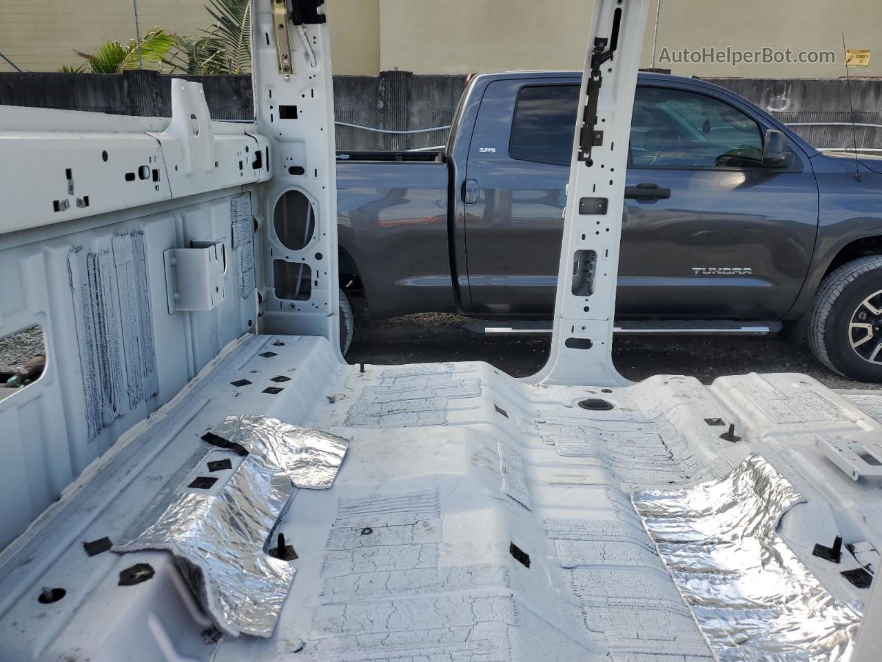 2016 Ford F350 Super Duty White vin: 1FT8W3DT8GEB60275