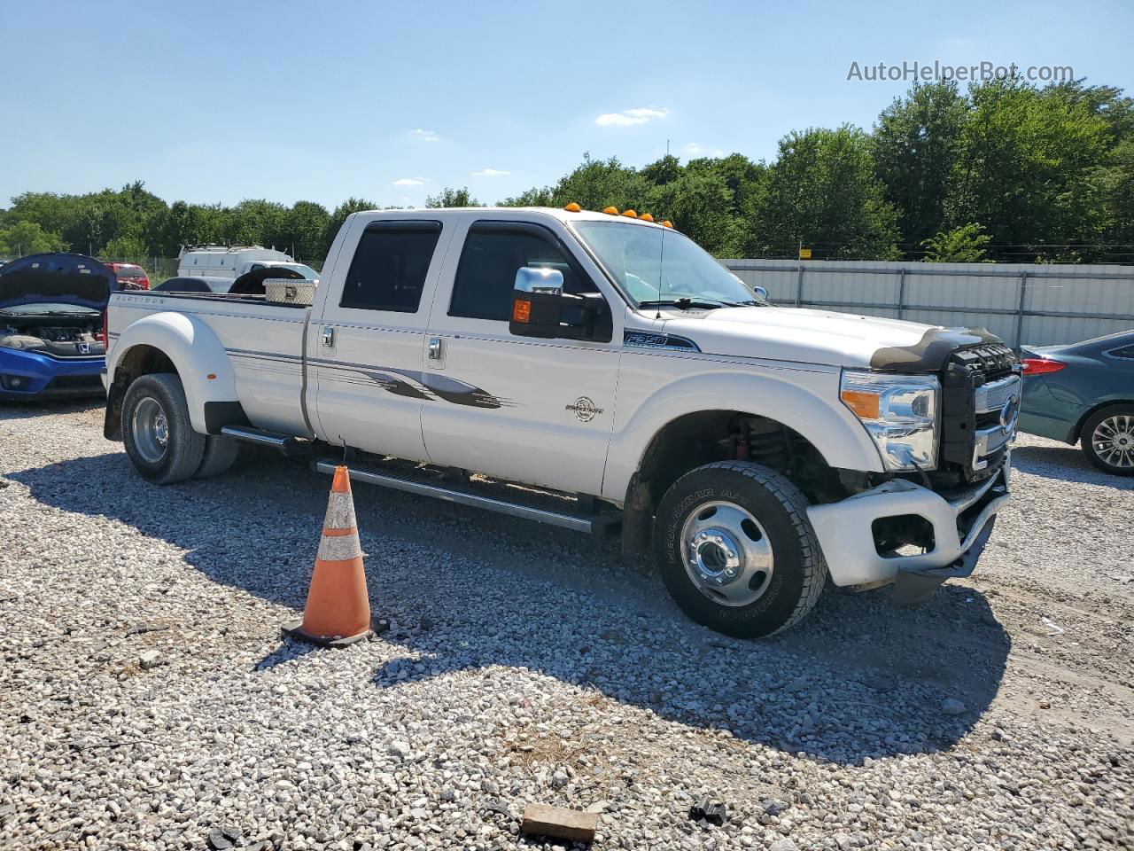 2014 Ford F350 Super Duty White vin: 1FT8W3DT9EEB49573