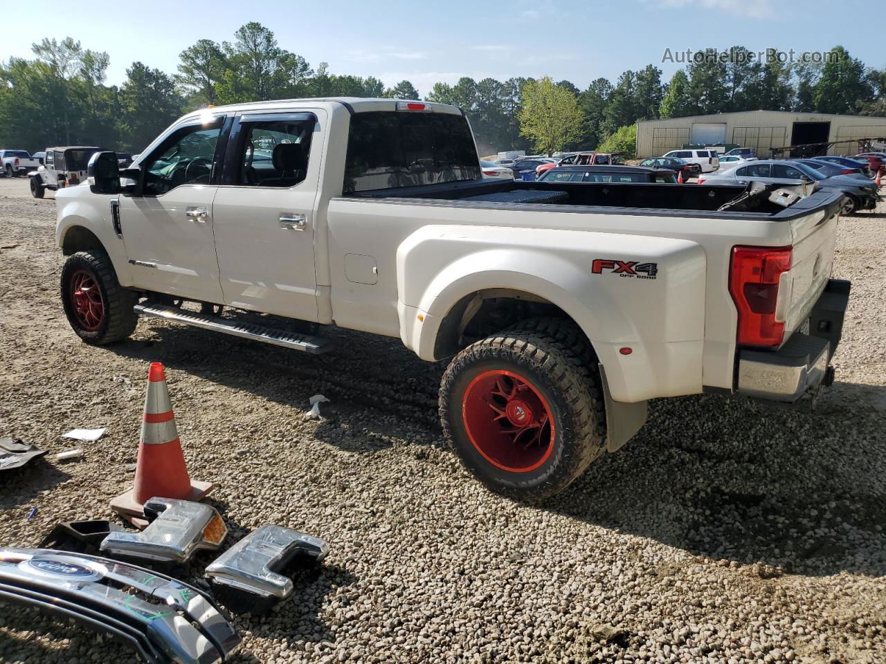 2017 Ford F350 Super Duty White vin: 1FT8W3DTXHED30055