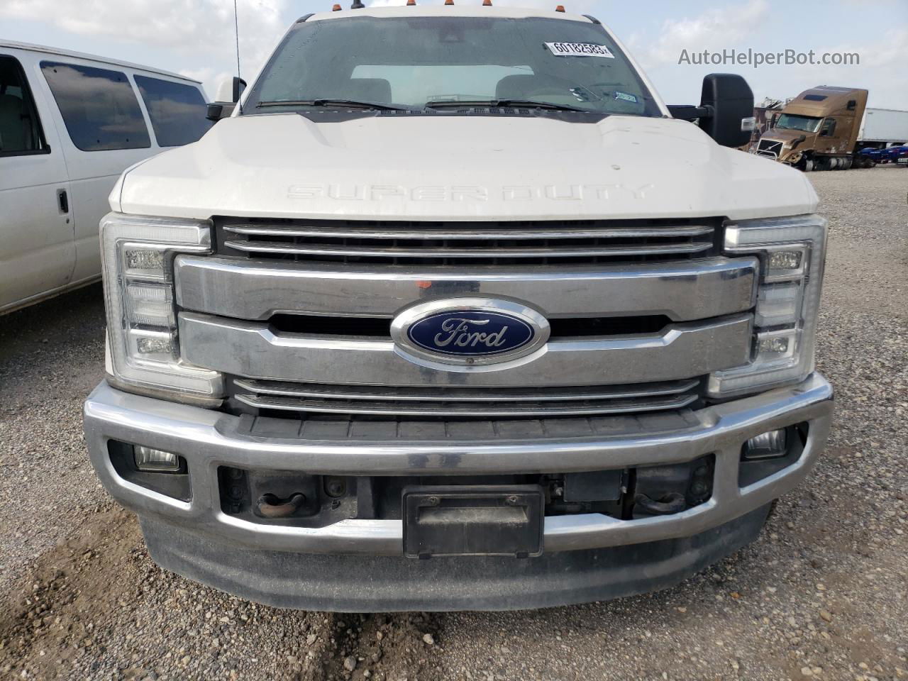 2019 Ford F350 Super Duty White vin: 1FT8W3DTXKEF65711