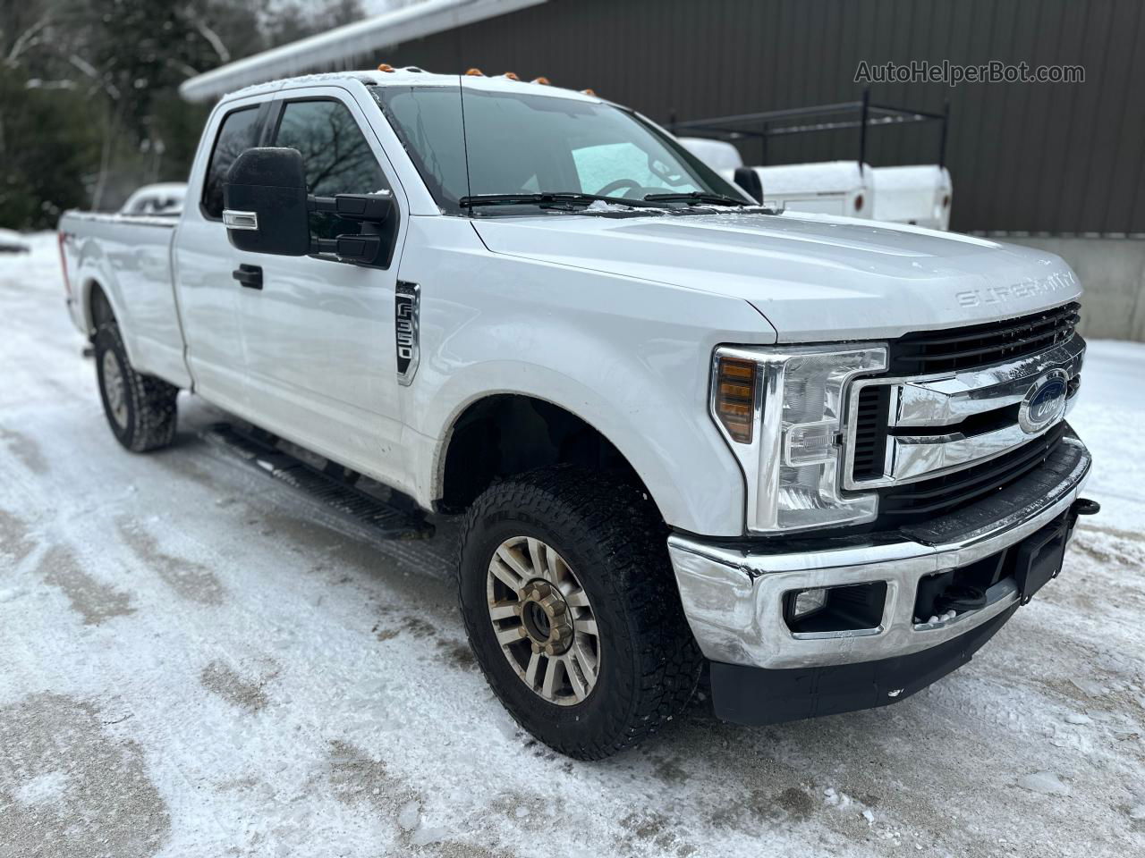 2019 Ford F350 Super Duty White vin: 1FT8X3B64KED97672