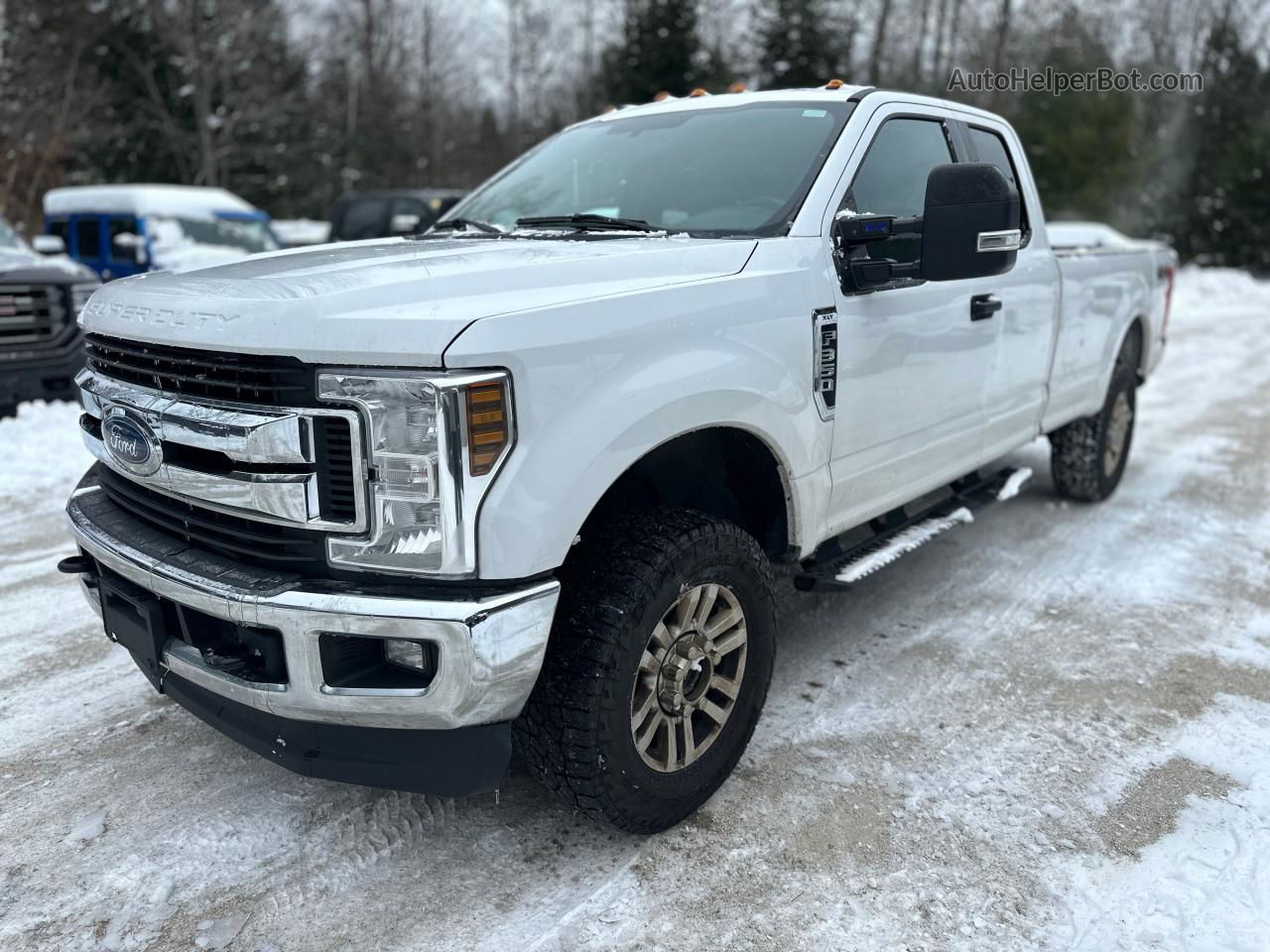 2019 Ford F350 Super Duty White vin: 1FT8X3B64KED97672