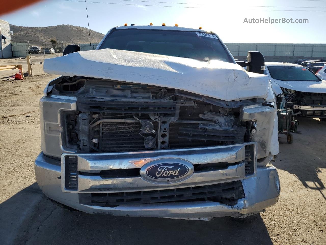 2019 Ford F350 Super Duty White vin: 1FT8X3DTXKEC69519