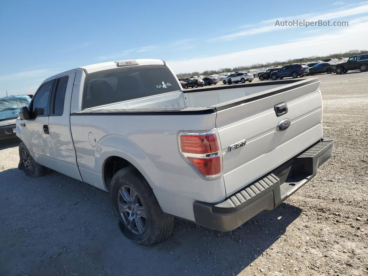 2014 Ford F150 Super Cab White vin: 1FTEX1CM6EKD76672