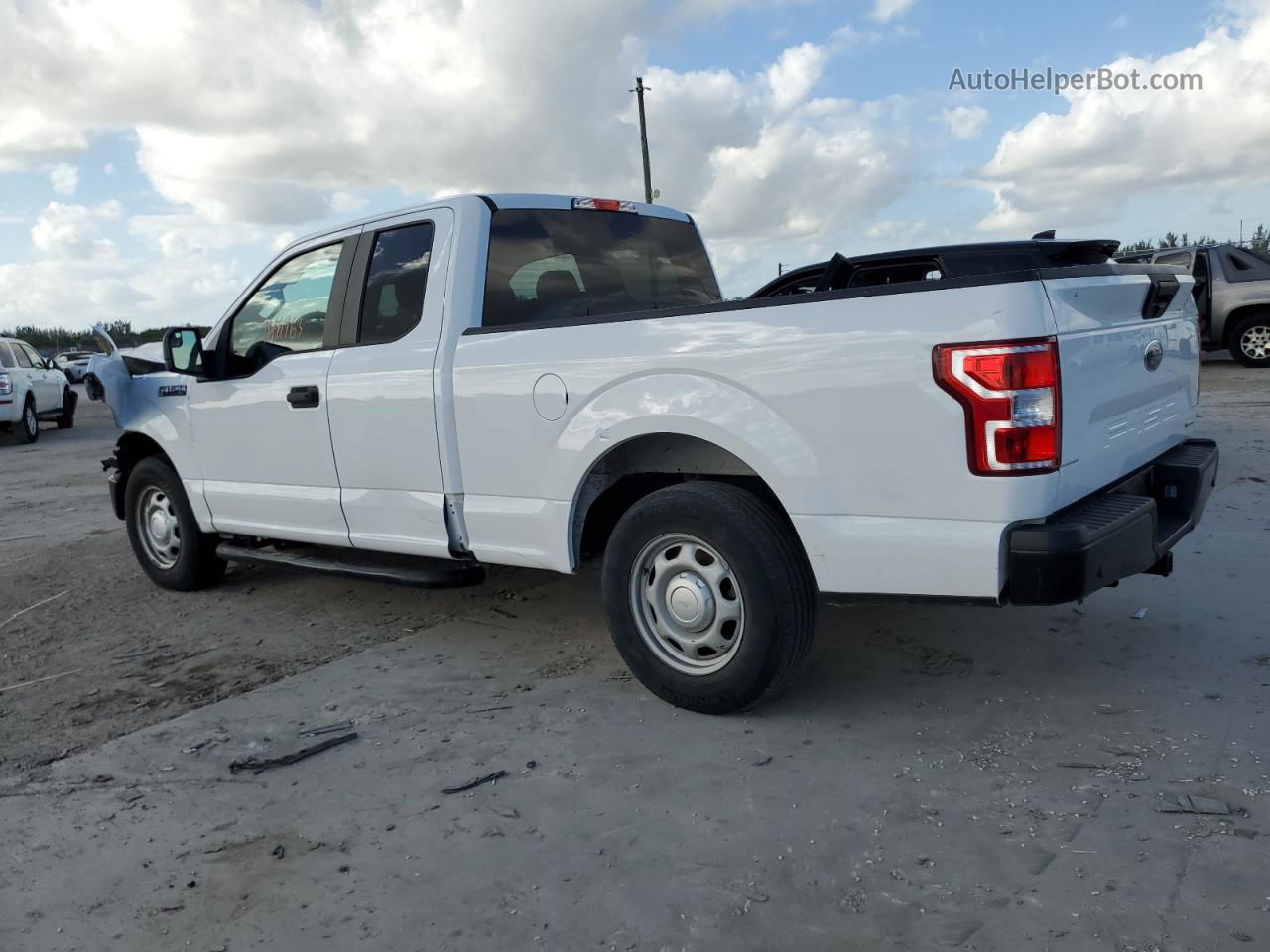 2018 Ford F150 Super Cab White vin: 1FTEX1CP7JKF06155