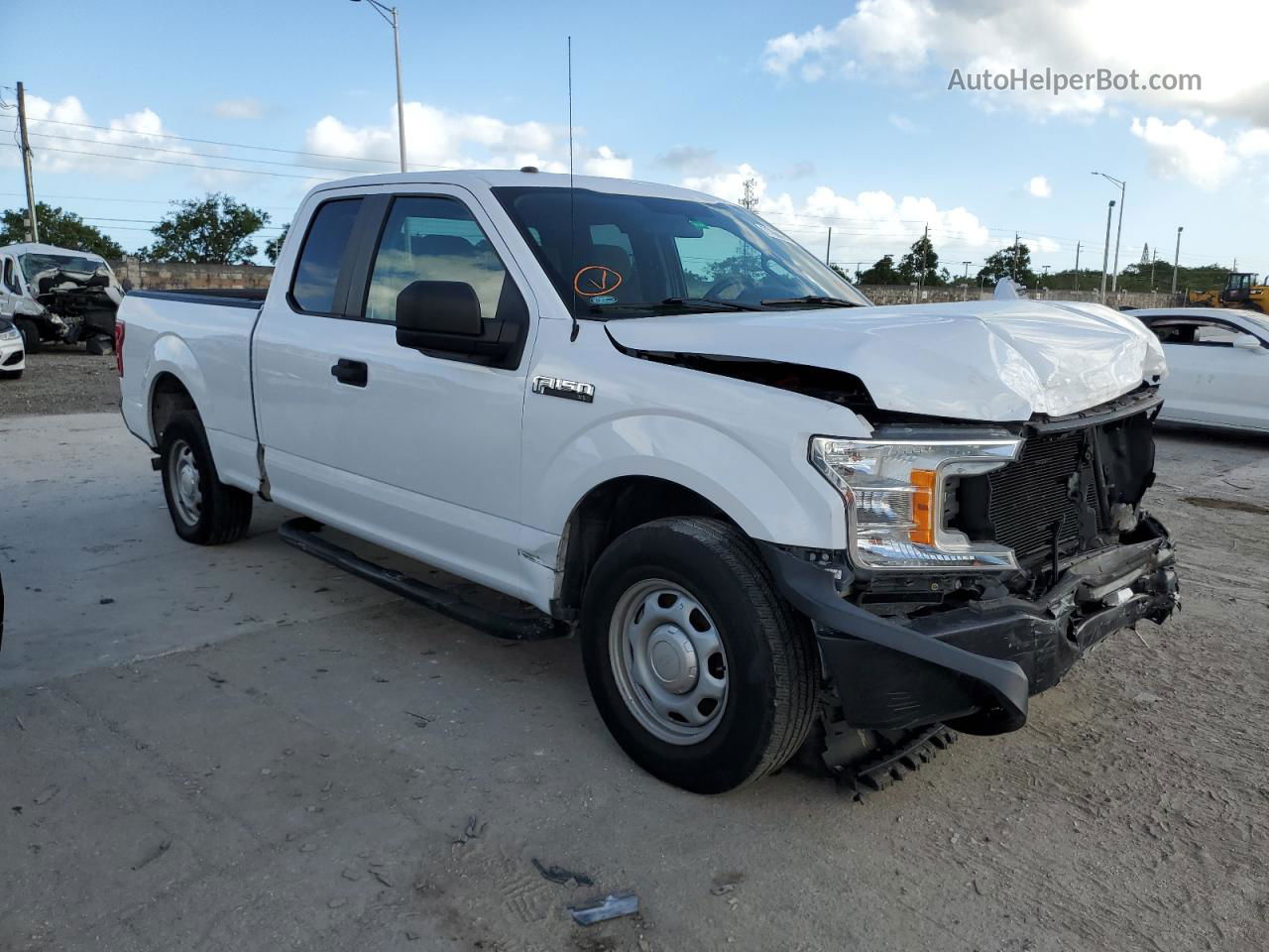 2018 Ford F150 Super Cab White vin: 1FTEX1CP7JKF06155